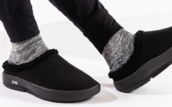 OOfos Men's OOcoozie Mule - Black 16 OOfos Men's OOcoozie Mule - Black -OOfos Men sOOcoozieMule Black 3