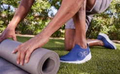 OOfos Men's OOmg EeZee Low Shoe - White Navy -OOfos Mens NavyeeZee1