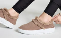 OOfos Women's OOcoozie Low Shoe - Chocolate -OOfos MicrosoftTeams image 284