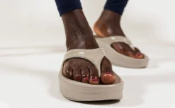 OOfos Women's OOmega OOlala Sandal - Nomad -OOfos NomadOOmega3