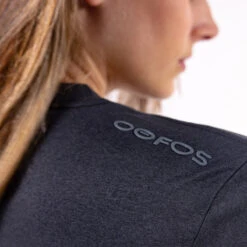 OOfos Women's COOl Down T Shirt - Dark Gray Heather -OOfos Womens DarkT2